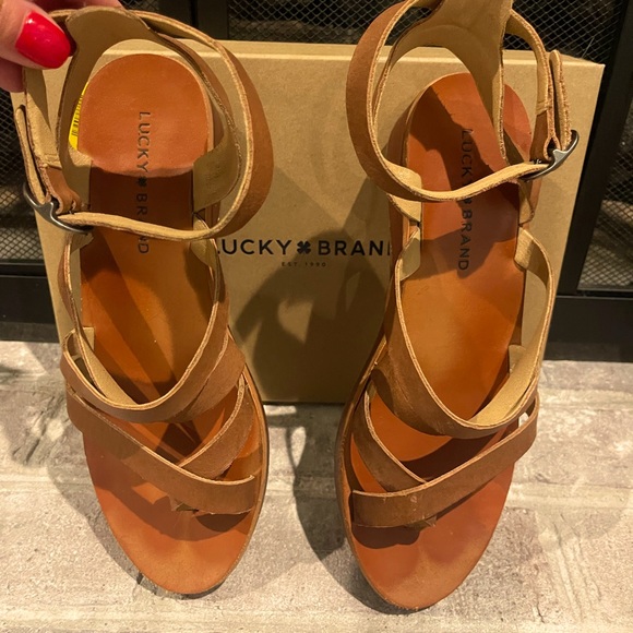 Sandals - Picture 7 of 8